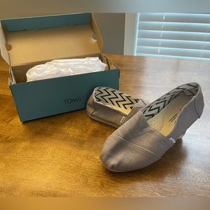 Toms woman’s shoes